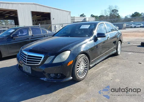 2010 Mercedes-Benz E 350 4Matic z USA, uszkodzony, nr VIN WDDHF8HB5AA224629